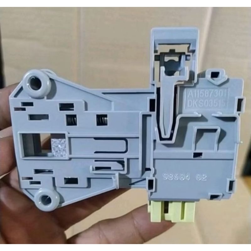 Door lock mesin cuci Electrolux EWF 14023