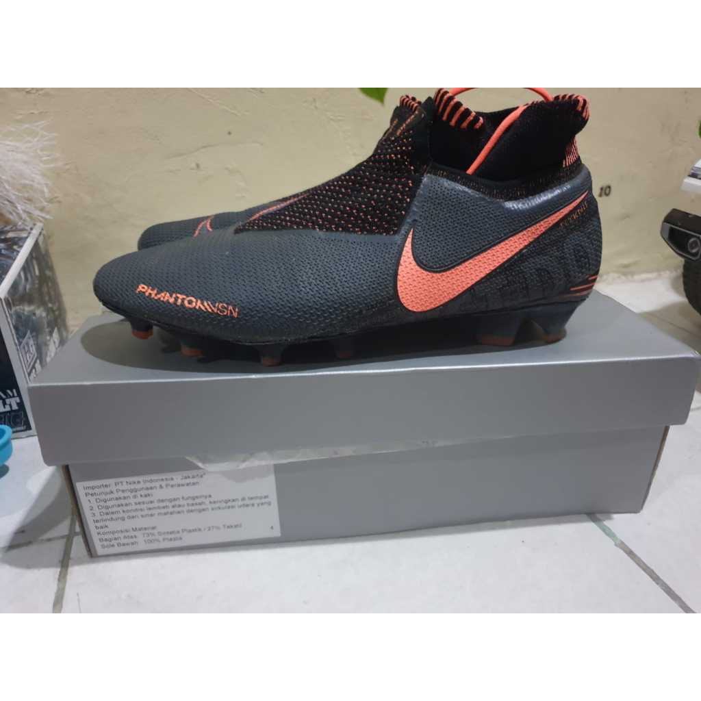 Sepatu bola Nike Phantom VSN DF FG Elite Original second
