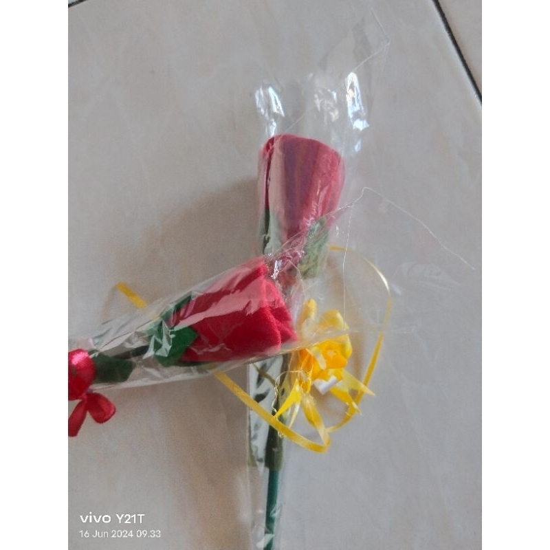 1 Tangkai Bunga Mawar Kain Flanel