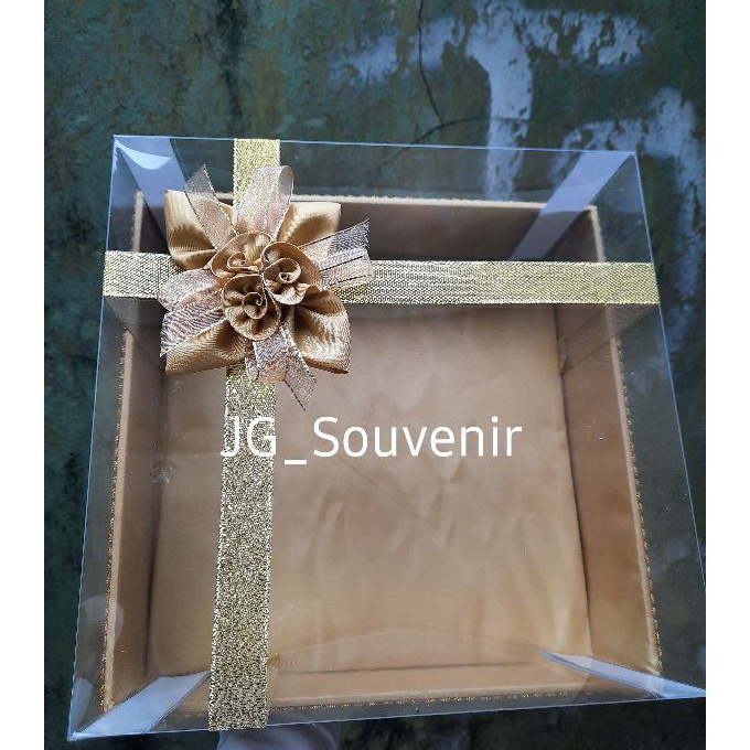 

KP8 Kotak Hantaran Seserahan Mika Tempat Kue warna gold
