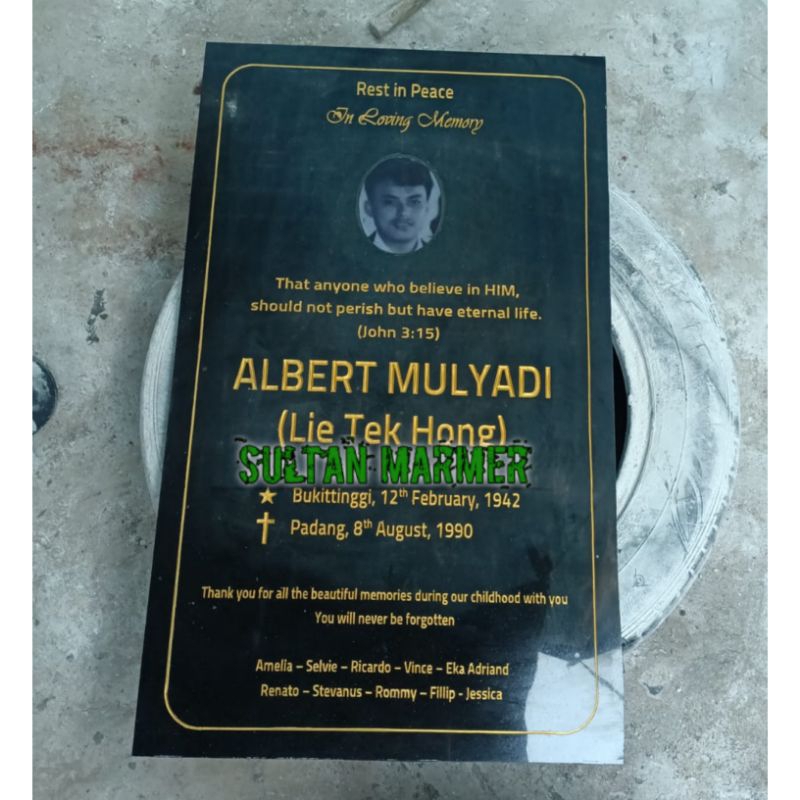 Nisan Lembaran Batu Granit Hitam + Tulisan Ukir