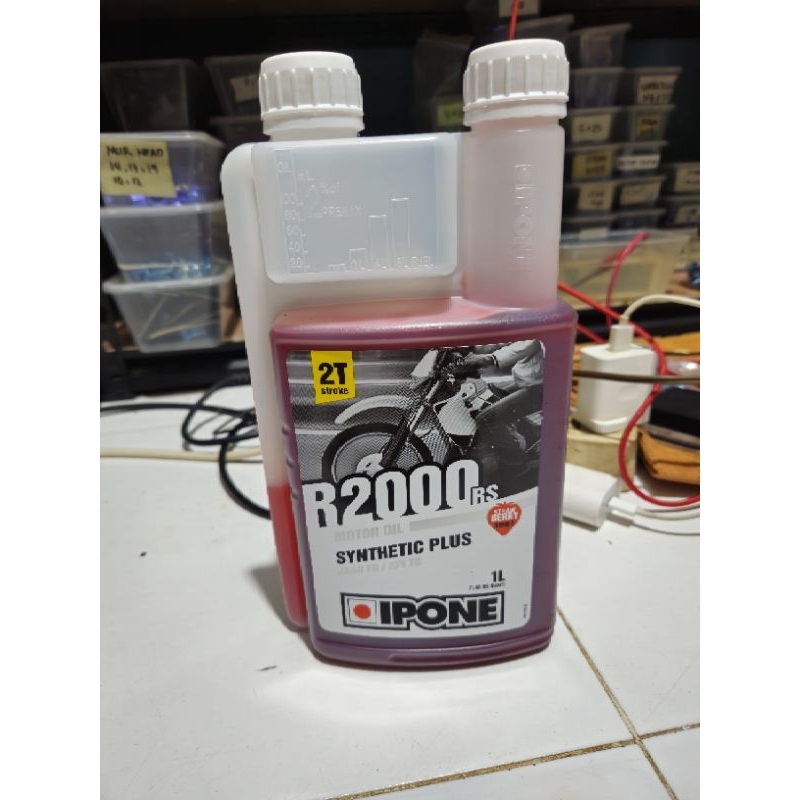 Oli samping 2tak ipone R2000 rs