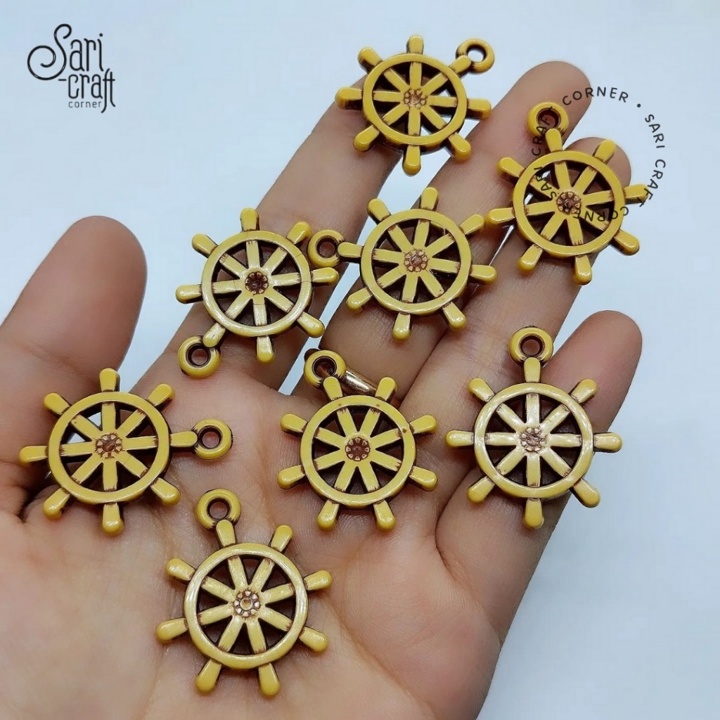 Manik Gantung Warna Kayu Roda Kemudi