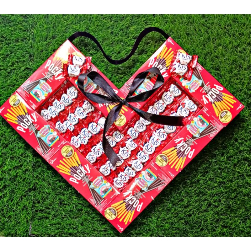 

POCKY LOVE MERAH MIX KISS MERAH