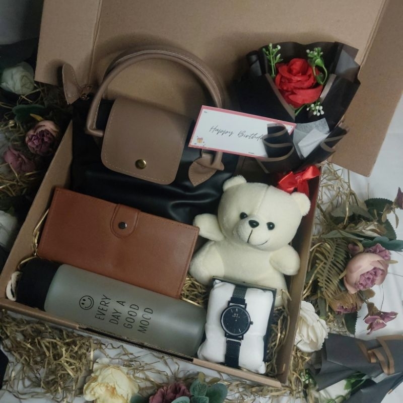 

Hampers kado ulang tahun cewek