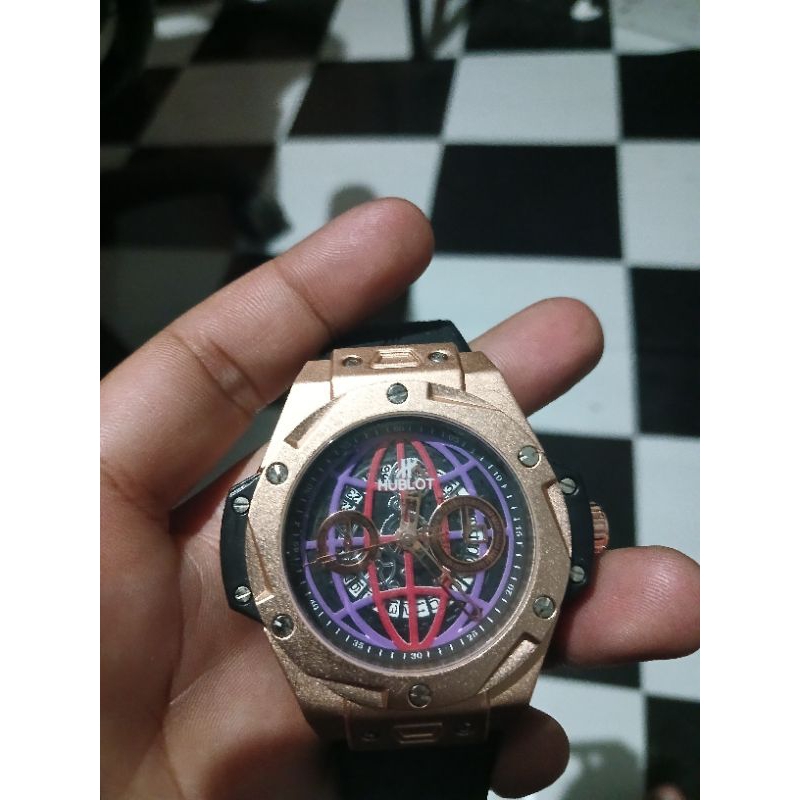 jam tangan hublot diamond gold