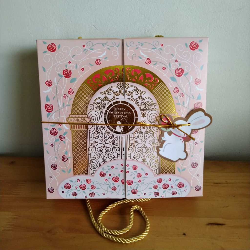 

Mooncake Hampers Box / Kotak Kue Bulan Kylie Seruni