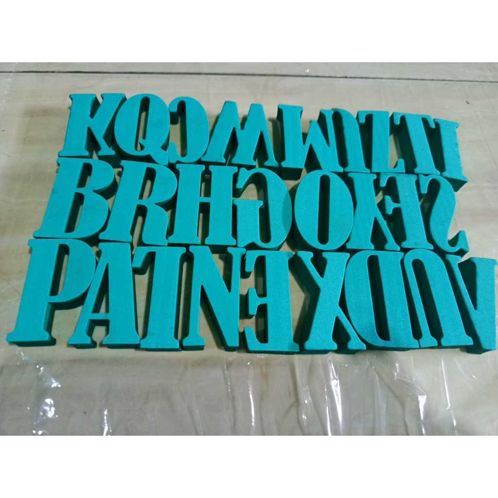 

Abjad 1set tinggi 8cm tebal 10mm bahan spon ati spon eva awet