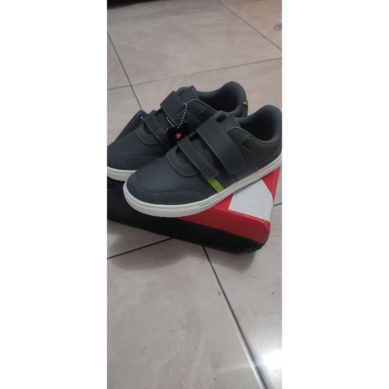 SALE AIRWALK ARBY JR SIZE 35