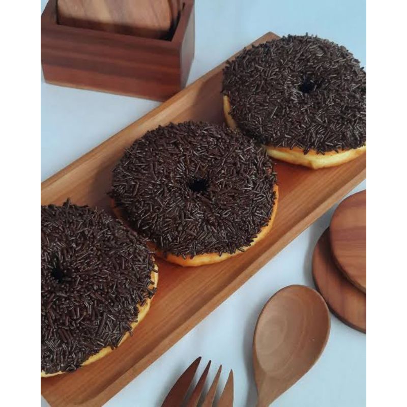 

HELLO DONAT TOPPING MESSES COKLAT, PESAN HARI INI DIKIRIM BESOK, HARGA PER PCS ( MINIMAL ORDER 6 PCS )