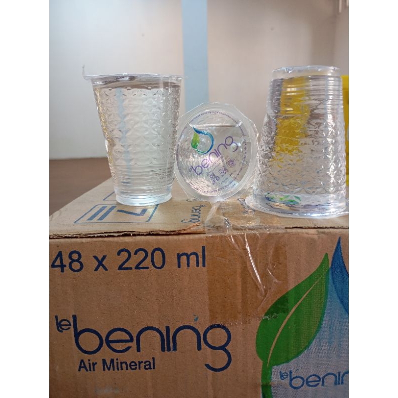 

Le Bening Air Meniral Gelas 220ml (isi 48 pcs/dus) Le Bening Mineral Water