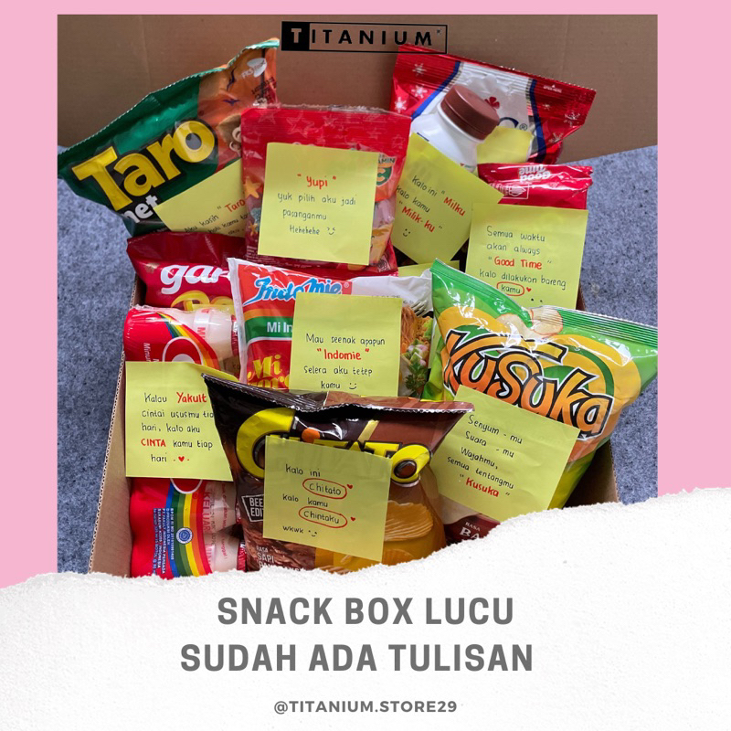 

GIFT SNACK BOX SUDAH ADA TULISAN LUCU DIBUNGKUS KERTAS KADO DAN PITA