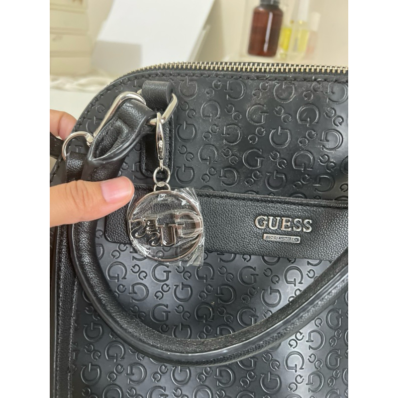 Tas Guess Hitam