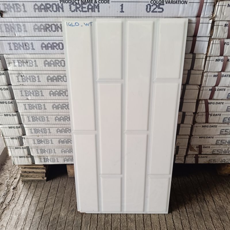 Keramik dinding 30x60 motip bata putih glamor white kia