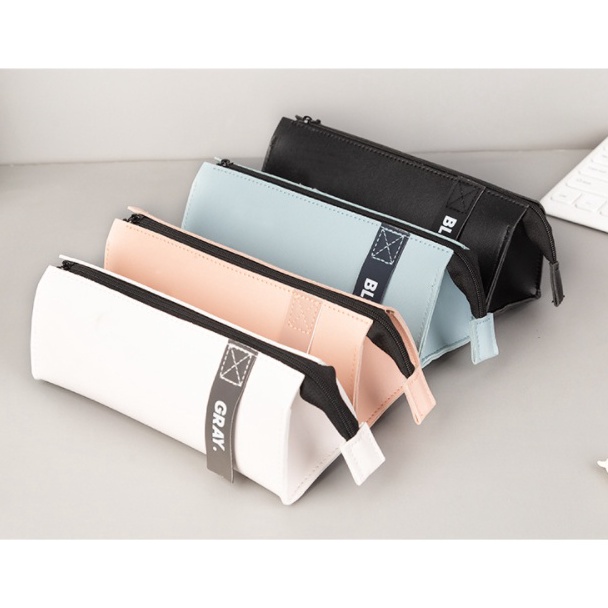 

PRODUK TREND TEMPAT PENSIL SEGITIGA MOTIF MINIMALIS kualitas PREMIUM Pensil Case Triangle