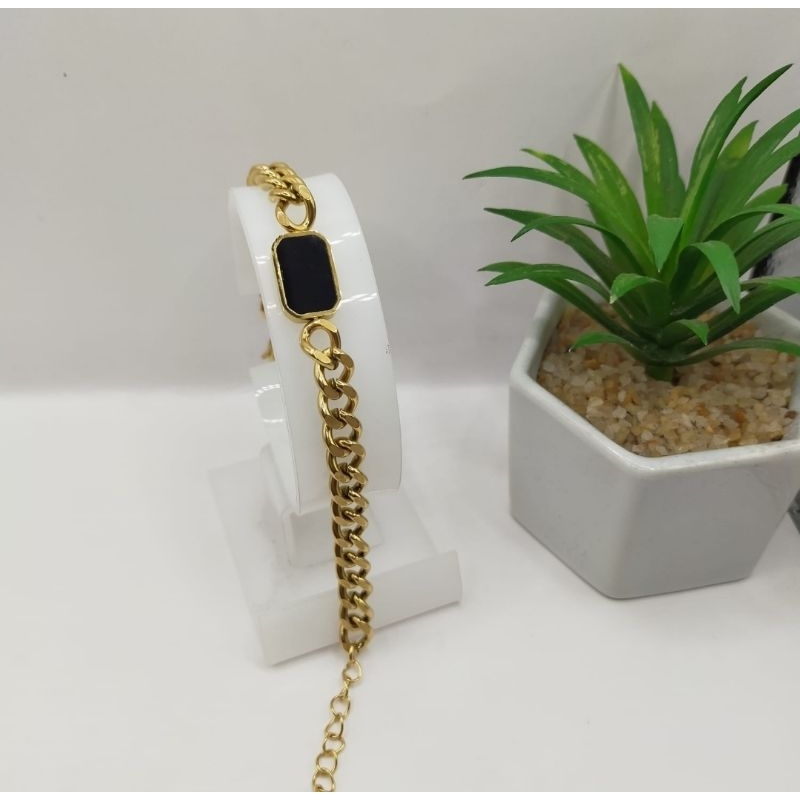 gelang plat mata hitam titanium