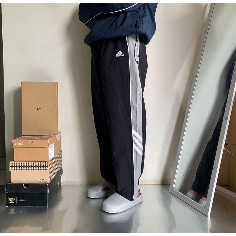 Adidas logo box&Nike