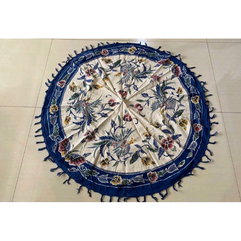 Taplak meja tamu bulat batik tulis