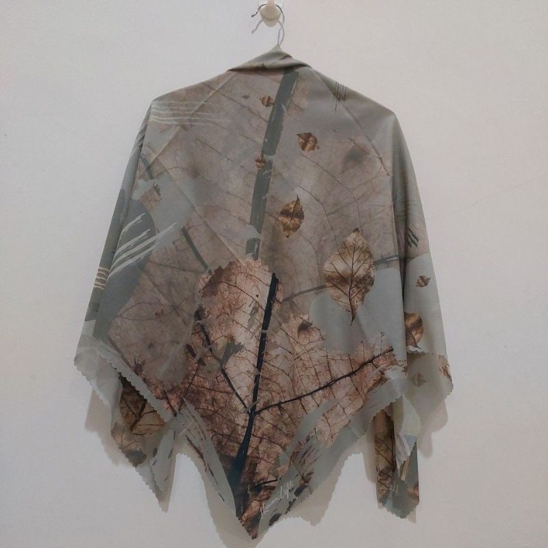 PL /  preloved hijab / scarf heaven lights