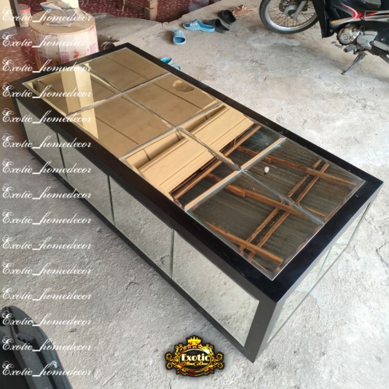 meja ruang tamu minimalis kaca