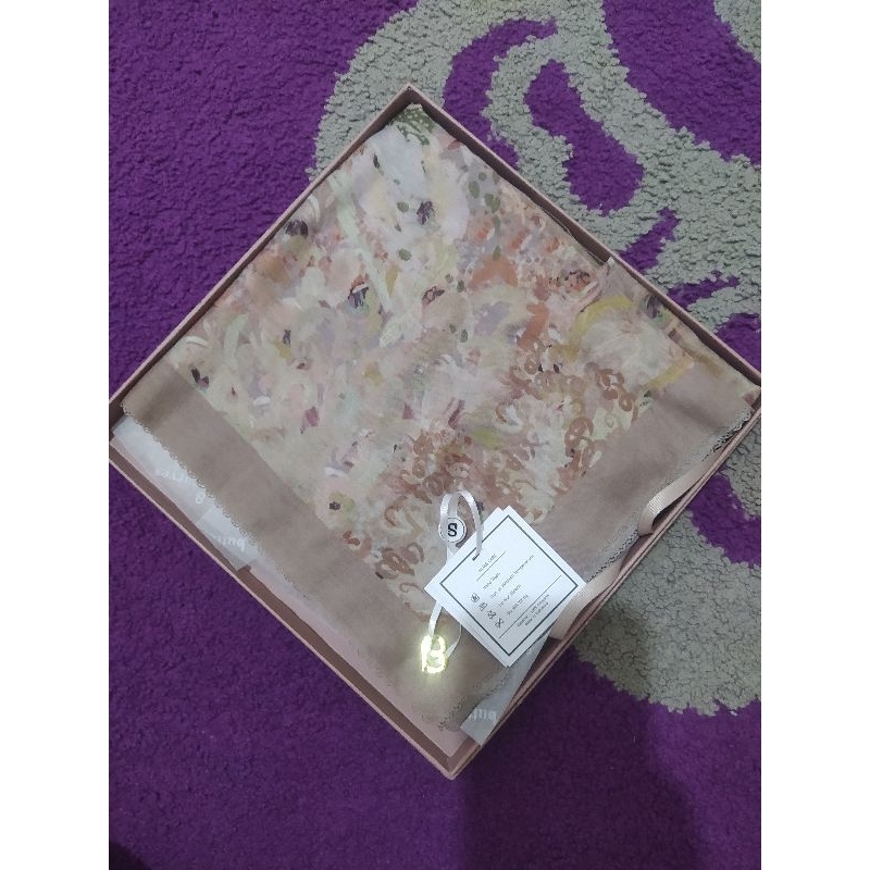 Buttonscarves Ederra Milky New