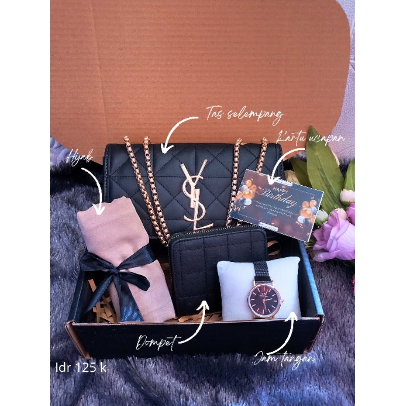 

[READY STOCK]Hampers cewek ulang tahun/paket kado cewek ulang tahun/gift box cewek ulang tahun tas selempang lengkap