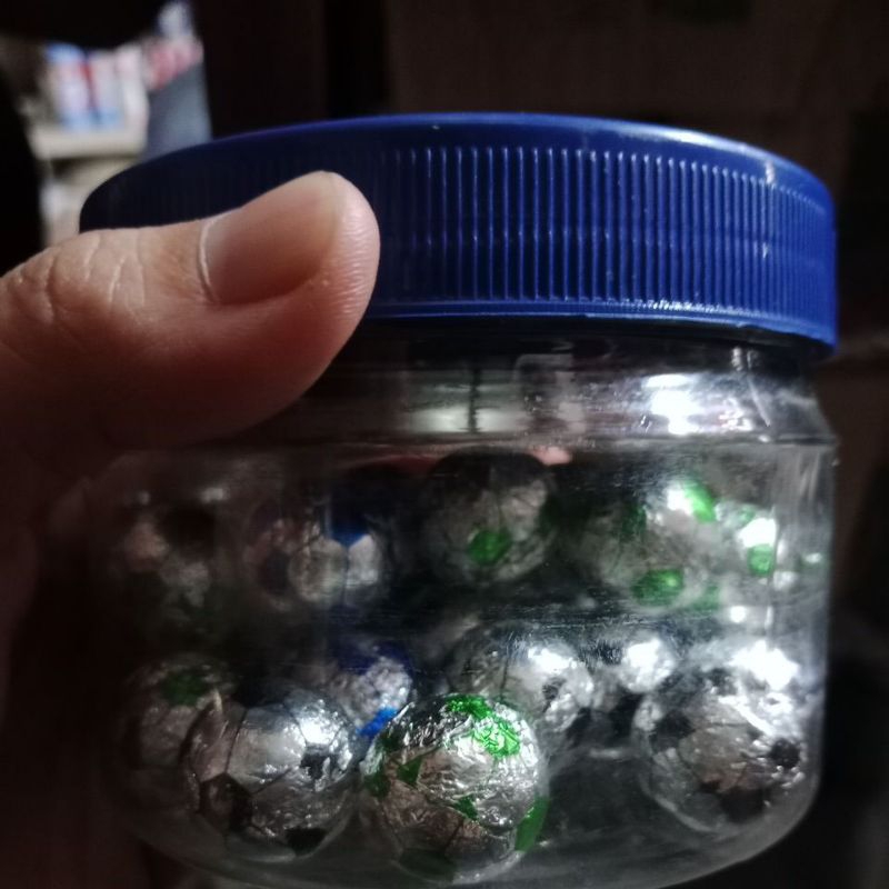 

Coklat compound bentuk bola isi 30 pcs VELLINA