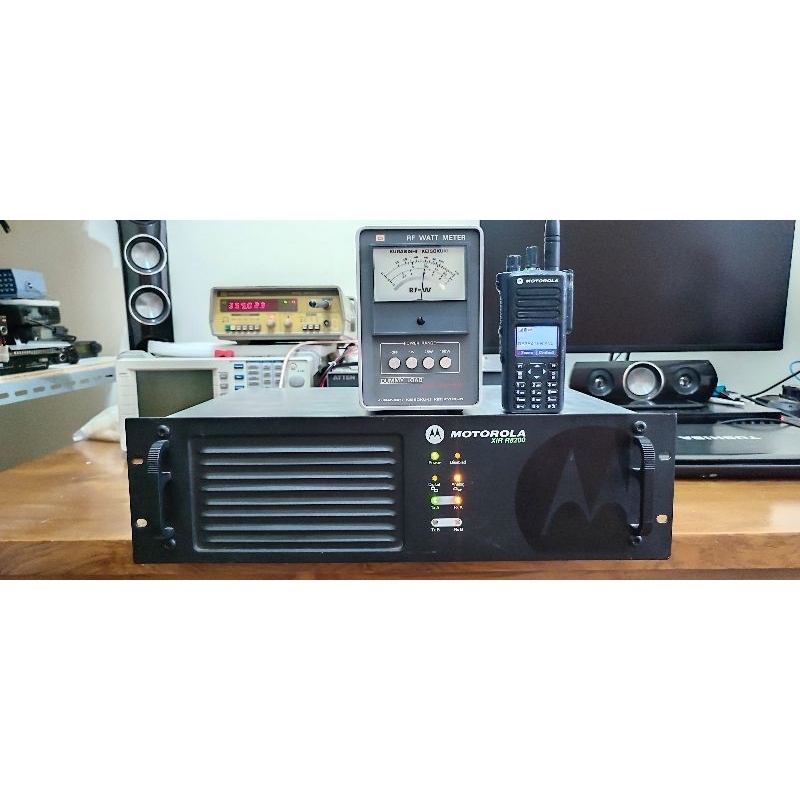 REPEATER MOTOROLA XIR R8200 UHF 350-400MHZ REPEATER DMR