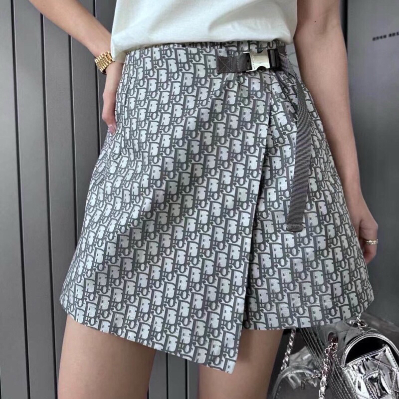 Chrstian Dior Oblique Motif CD 2024 Technical Taffeta Jacquard Rok Celana Pendek Modern Logo Korean 