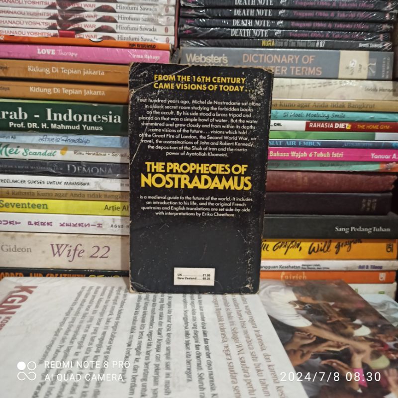 Novel Original THE PROPHECIES OF NOSTRADAMUS ERIKA CHEETHAM Bekas