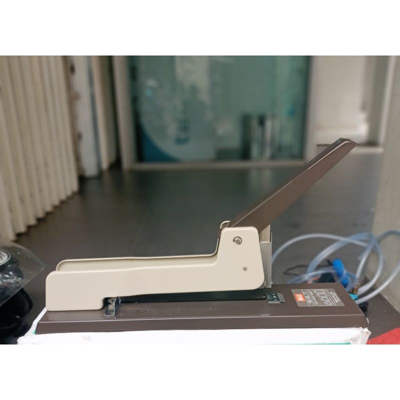 

STAPLER MAX HD12L17 baru original