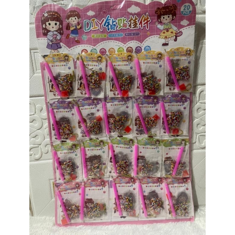 

STIKER MANIK DIAMOND PENA 3D 1PAK ISI 20