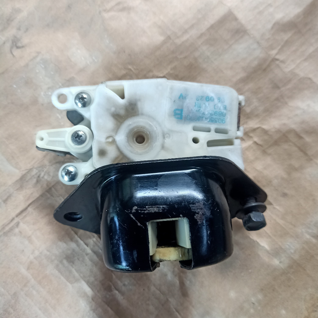 Doorlock Bagasi Grand Livina