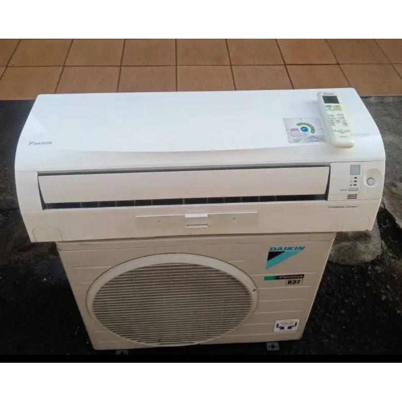 AC Daikin 1pk inveter R32 Second + Pasang