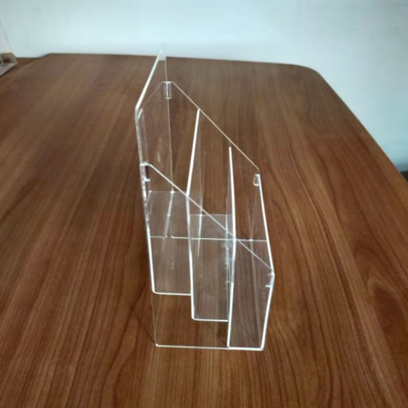 

Akrilik tempat brosur A6/Display brosur 3 susun