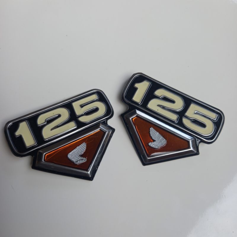 emblem cover tepong box bok aki imitasi mirip ori original cb 125 cb125 cb125s merah