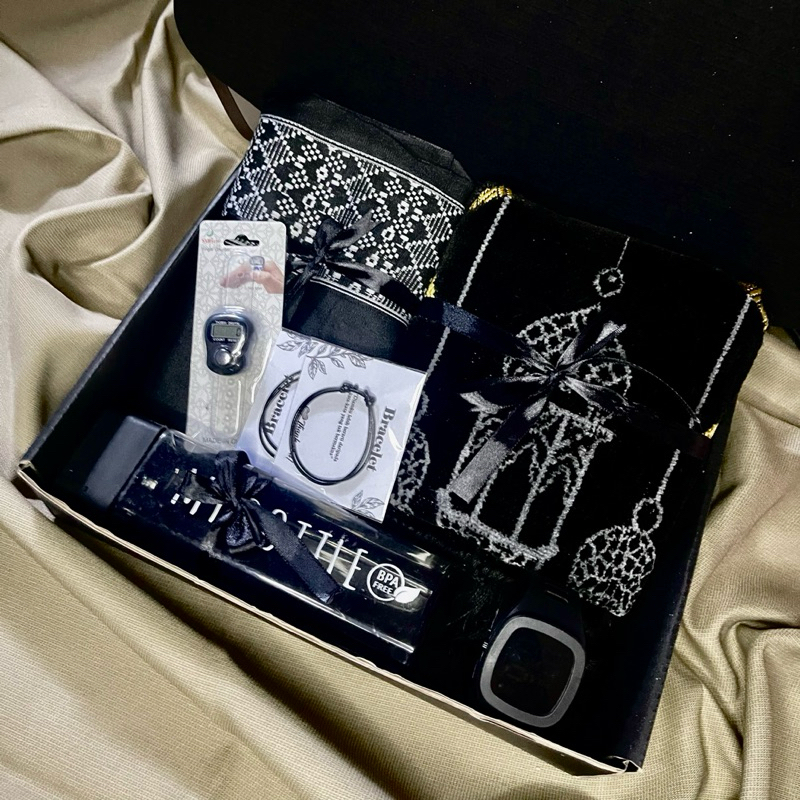 

GIFTBOX | HAMPERS COWOK PAKET SHOLAT SARUNG, SAJADAH, TASBIH KADO ULTAH | KADO ANNIVERSARY | KADO GRADUATION | KADO WEDDING
