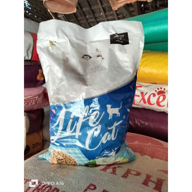 

life cat dry food repack 1kg/makanan kucing life cat