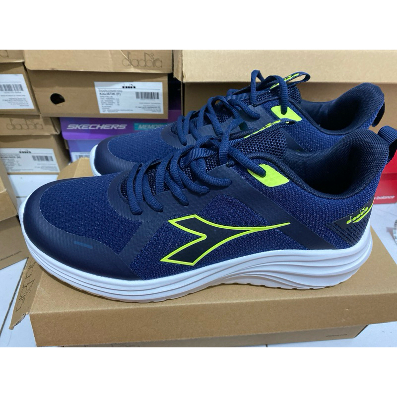 Sepatu Diadora Hiram M