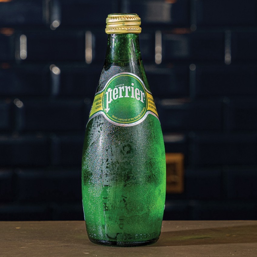 

Perrier Carbonated Sparkling Air Natural Mineral Water Botol 330ml