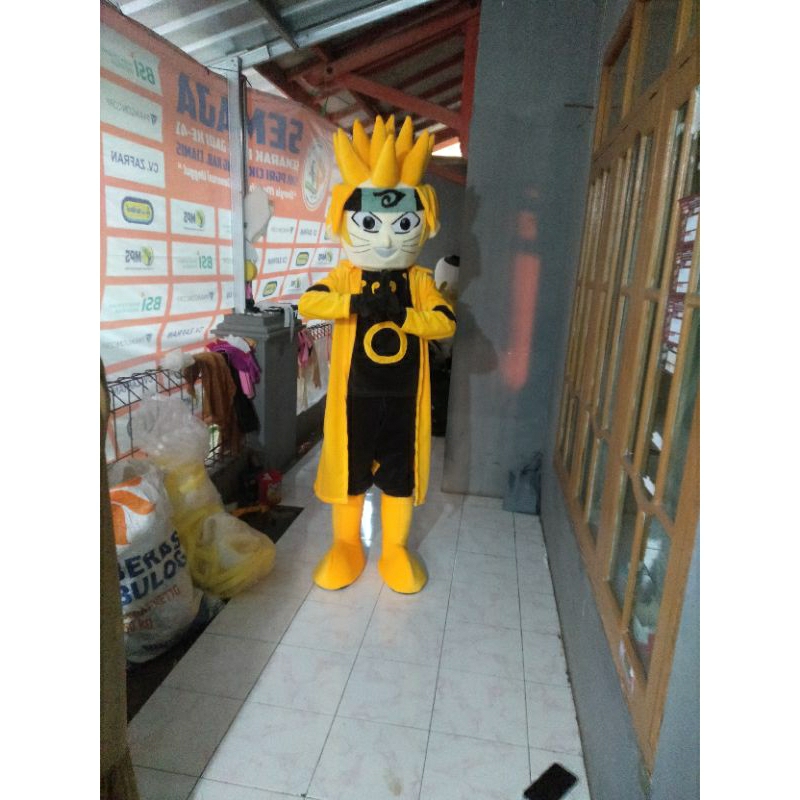 kostum badut karakter Naruto