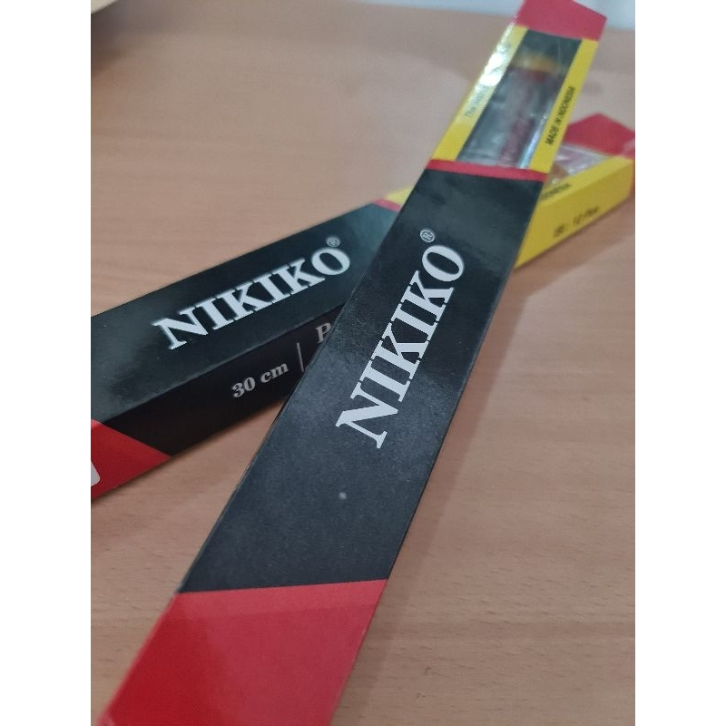 

PENGGARIS NIKIKO TDS-110 30CM PLASTIK