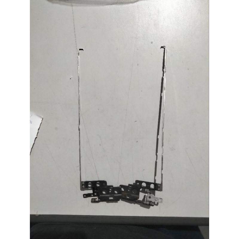 Engsel Lenovo Ideapad Slim 3 Ideapad 3 14IGL05 14ADA05 Normal Tested Seken Original [ Hinge Slim 3 1