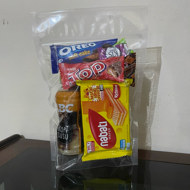 

Snack Ulang Tahun / Snack kemasan / Parsel / Paket Snack Premium / Kemasan Pouch / Standing Pouch / Snack