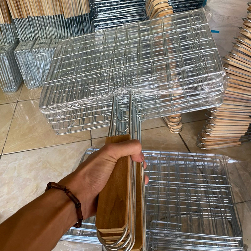 Panggangan jepit bakaran ayam