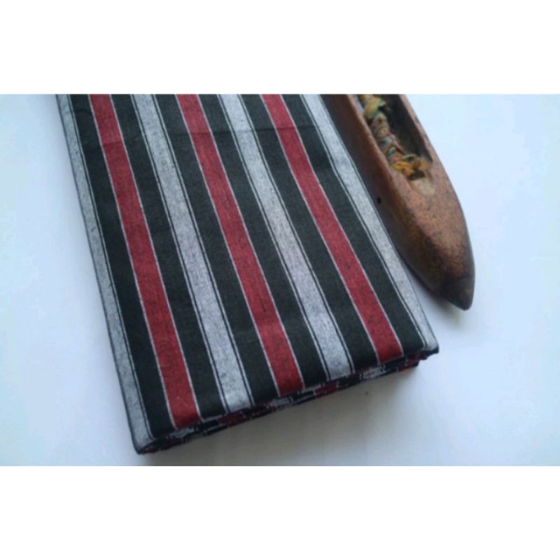 Kain Lurik Merah Hitam Tenun ATBM
