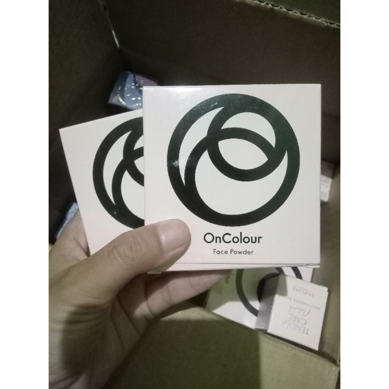 bedak on colour Oriflame