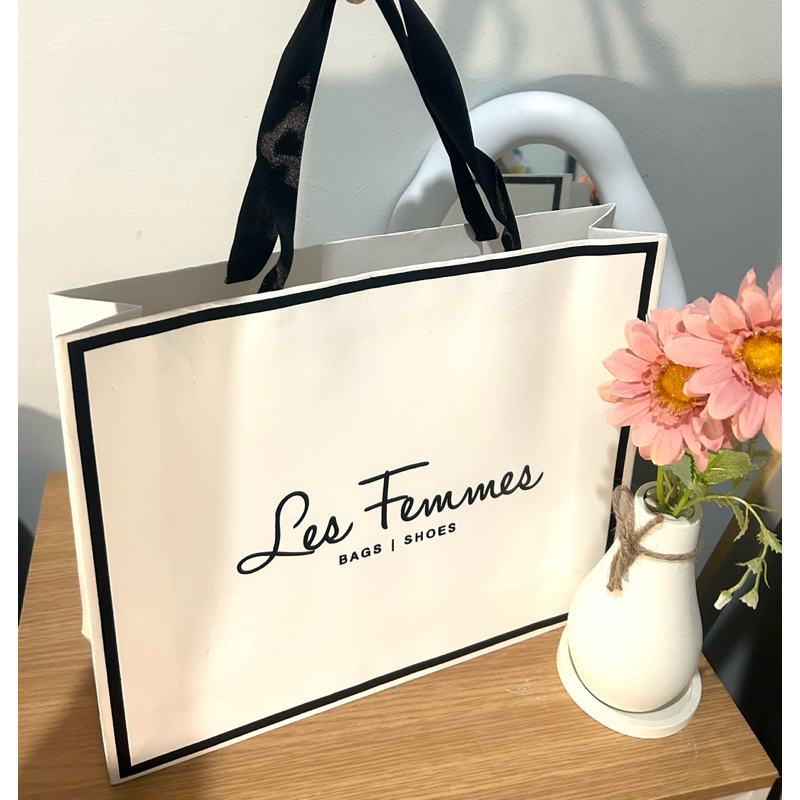 

Paper Bag Les Femmes Paper Bag Pembungkus Kado