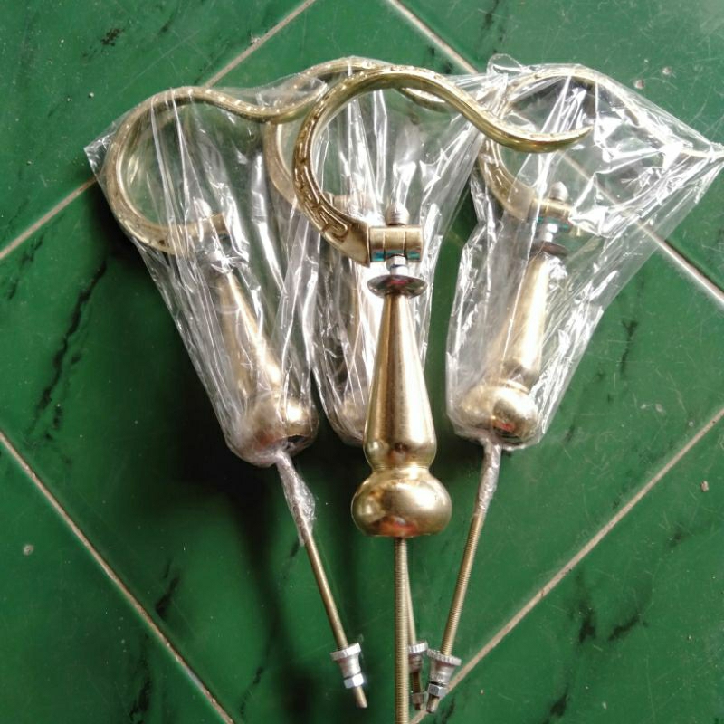 gantungan cungkok +pion emas