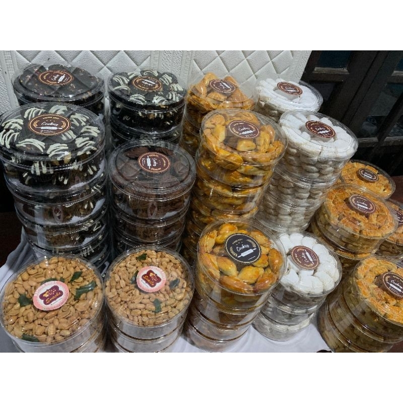 

KUE KERING// NASTAR// KUE SALJU/KASTENGEL/TUMBPRINT/ KUE KACANG/NASTAR COKLAT/DLL